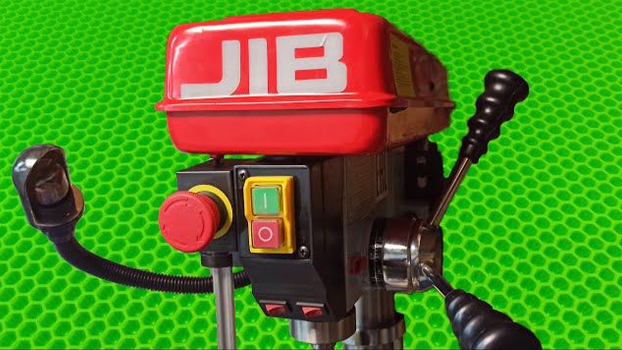 Приобрел бюджетный сверлильный станок, показываю что он из себя представляет