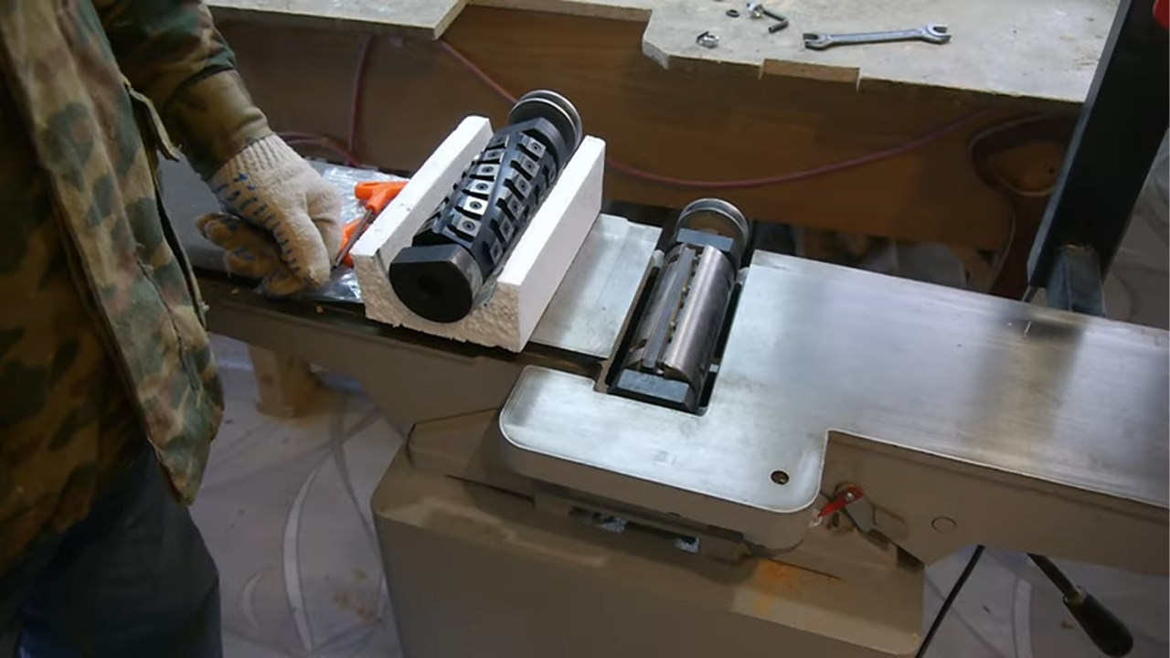 Ставим вал HELLICAL на строгальный станок WARRIOR W0106FL