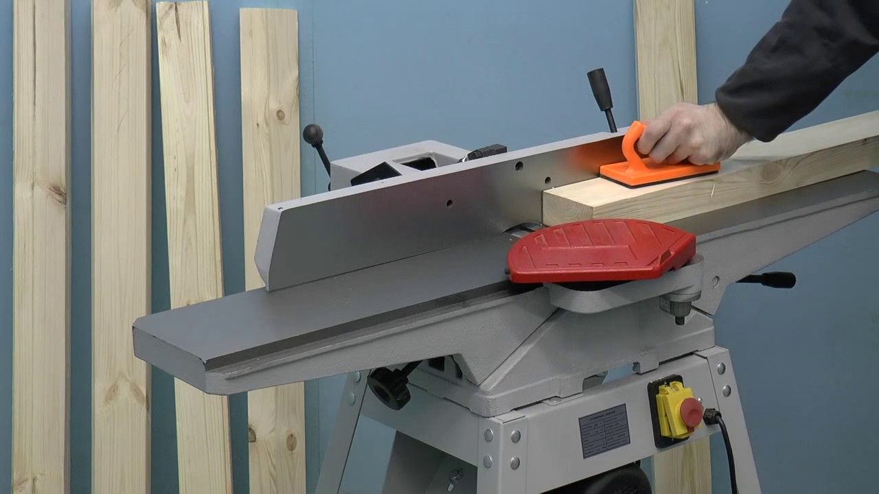 Выведение плоскостей на фуговальном станке W-0108